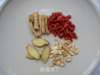清补西洋参乌鸡汤的做法步骤：3