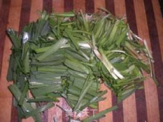 油豆腐炒韭菜的做法步骤：4