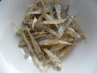 干鱼炖土豆的做法步骤：1