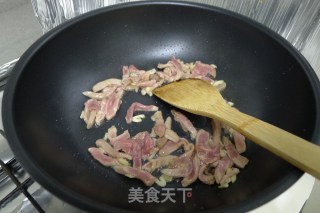 里脊炒蕨菜的做法步骤：8
