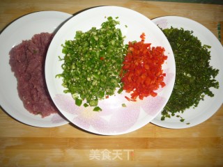 (不一样的香椿做法)辣椒肉末炒香椿的做法步骤：2