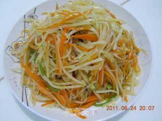 炝拌土豆丝的做法步骤：6