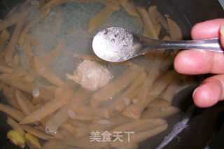酸菜粉丝肉圆汤的做法步骤：6