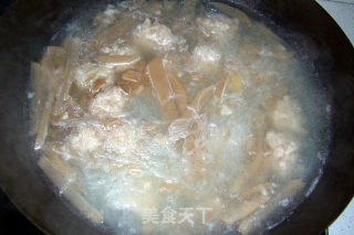 酸菜粉丝肉圆汤的做法步骤：7