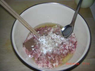 荠菜肉馄饨的做法步骤：3