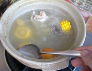 玉米排骨汤的做法步骤：4