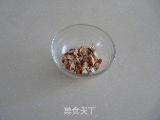杏仁草莓奶拌的做法步骤：2
