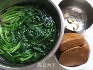 爽口的菠菜拌豆干的做法步骤：3