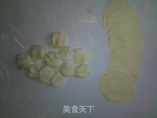 薄皮大馅芹菜牛肉水饺的做法步骤：4