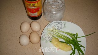 蟹黄蛋的做法步骤：1