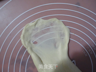 松软奶油排包的做法步骤：2
