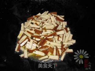 青椒炒豆干的做法步骤：4