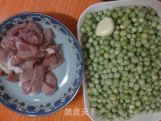 豌豆煮肉片的做法步骤：1