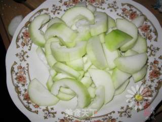 瓠子虾皮肉片汤的做法步骤：2