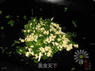 香菜豆干炒花生米——下酒菜的做法步骤：8