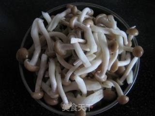 蟹味菇炒冬瓜的做法步骤：1