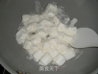 自制花生牛轧糖的做法步骤：4