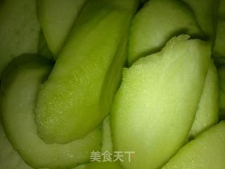 丝瓜鸡蛋粉条汤的做法步骤：1