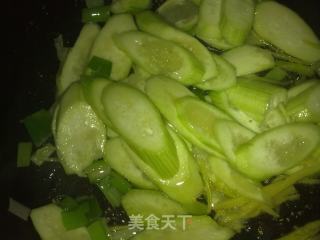 丝瓜鸡蛋粉条汤的做法步骤：7