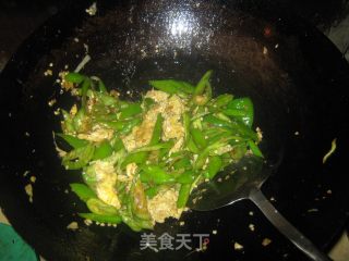 家常青椒炒鸡蛋的做法步骤：8