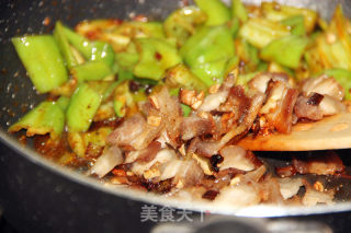 青椒回锅肉的做法步骤：10