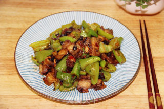 青椒回锅肉的做法步骤：12