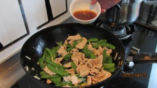滑炒肉片荷兰豆的做法步骤：10