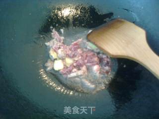 家常酸菜牛肉面的做法步骤：3