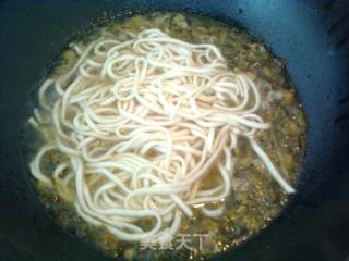 家常酸菜牛肉面的做法步骤：7