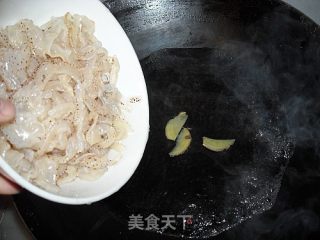 紫苏松仁拌海蜇的做法步骤：6