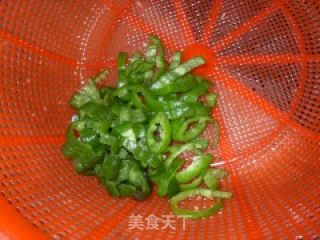青椒土豆丝的做法步骤：2