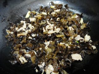 芹菜木耳炒肉丝的做法步骤：5