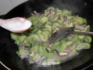 西葫芦炒肉丝的做法步骤：6