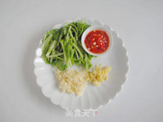 简单的美味家常—炝拌金针菇的做法步骤：3