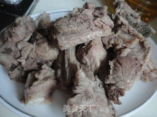 山药香菇烧排骨的做法步骤：1