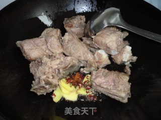山药香菇烧排骨的做法步骤：4
