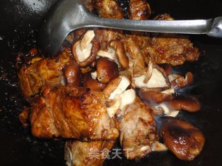 山药香菇烧排骨的做法步骤：5