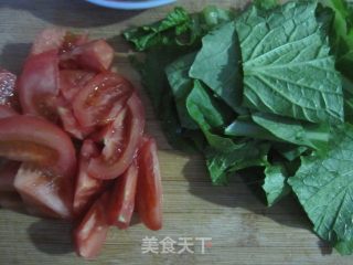蔬菜面条烩饺子的做法步骤：1