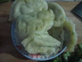 蔬菜面条烩饺子的做法步骤：2
