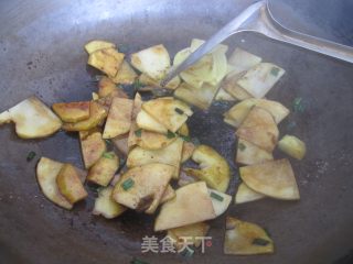 柳蒿芽土豆汤的做法步骤：7
