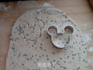 香蕉芝麻无糖小饼干的做法步骤：5