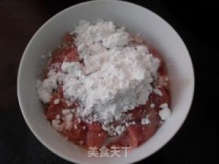 芦笋炒肉片的做法步骤：2