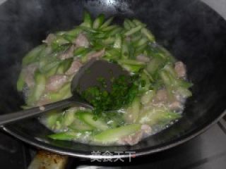 芦笋炒肉片的做法步骤：7