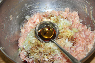 清香诱人的口感--【豆角猪肉饺】的做法步骤：8