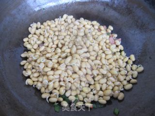 黄豆芽炒火腿肠的做法步骤：5