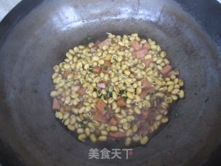 黄豆芽炒火腿肠的做法步骤：7