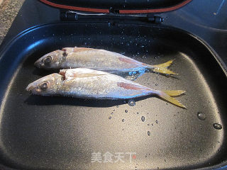 香辣茄子煎鱼的做法步骤：1