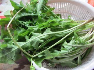 蒲公英鸡蛋炒年糕的做法步骤：1