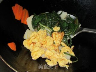 蒲公英鸡蛋炒年糕的做法步骤：12