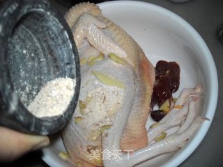 电压锅版盐焗鸡的做法步骤：2